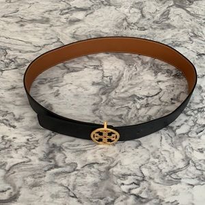 Tory Burch Logo reversible belt size Small